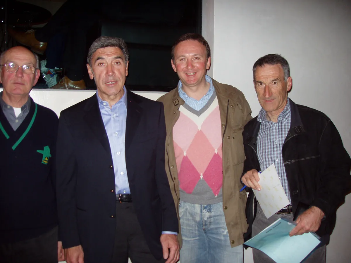 Stefano dell'Hotel Dory insieme a Eddy Merckx